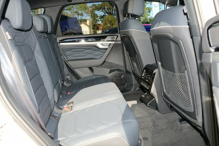 2025 Volkswagen Touareg 210TDI R-Line