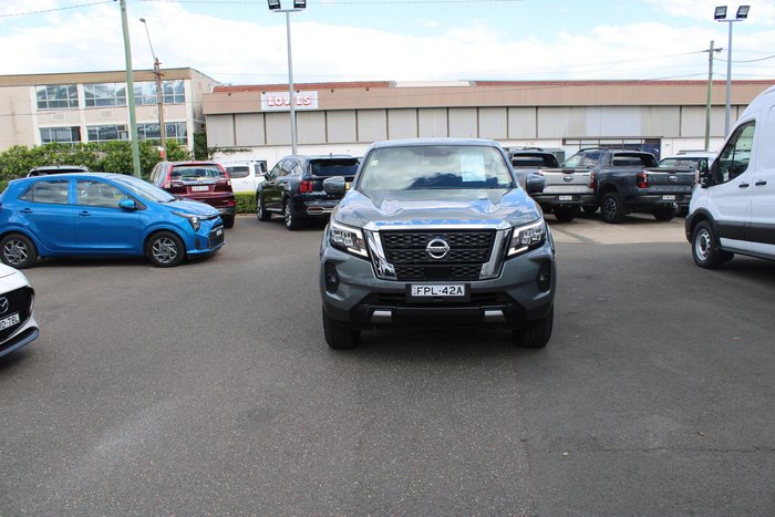 2024 Nissan Navara ST
