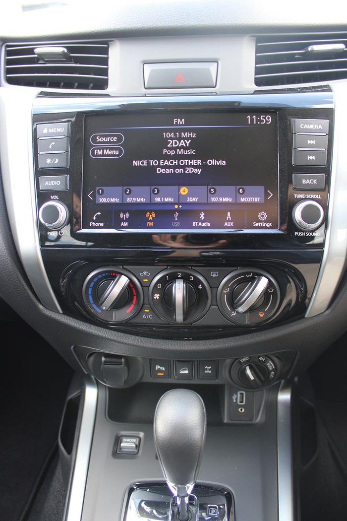 2024 Nissan Navara ST