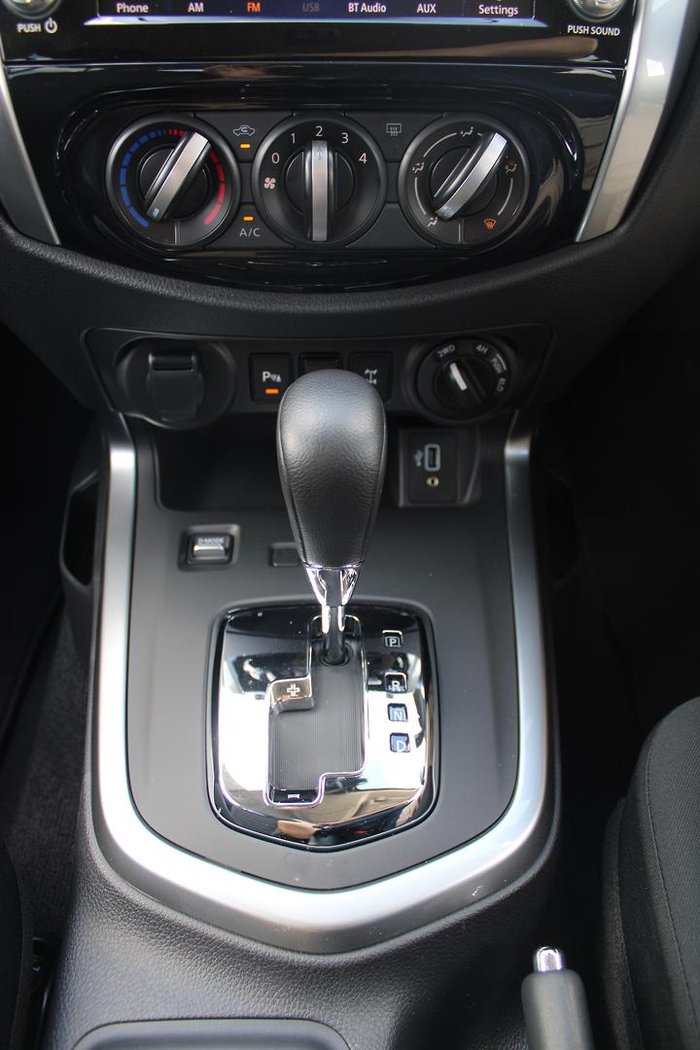 2024 Nissan Navara ST