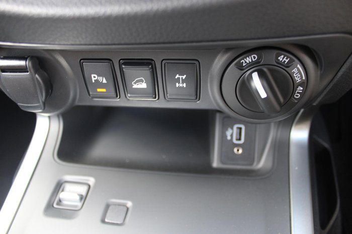 2024 Nissan Navara ST