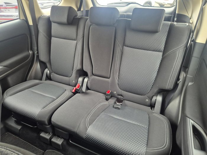 2021 Mitsubishi Outlander ES