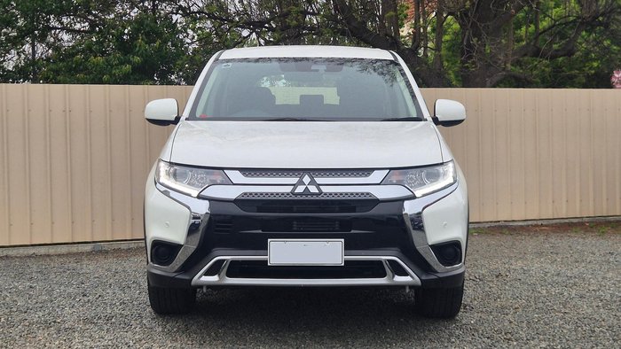 2021 Mitsubishi Outlander ES