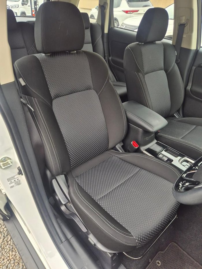 2021 Mitsubishi Outlander ES