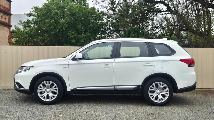 2021 Mitsubishi Outlander ES