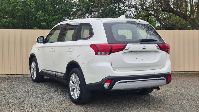 2021 Mitsubishi Outlander ES
