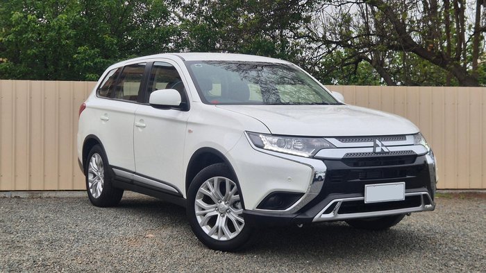 2021 Mitsubishi Outlander ES