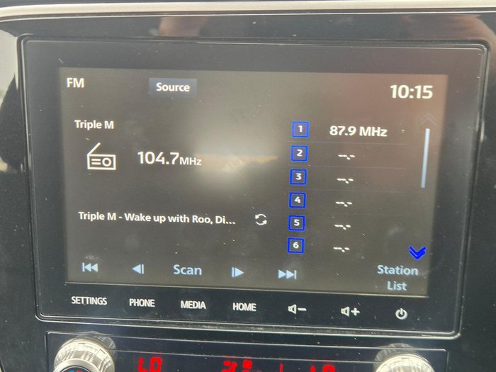 2021 Mitsubishi Outlander ES