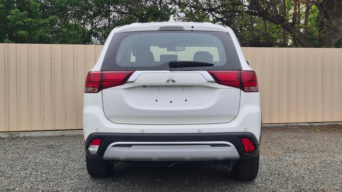 2021 Mitsubishi Outlander ES