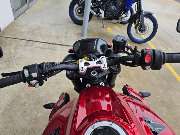 2024 Triumph STREET TRIPLE RS Red