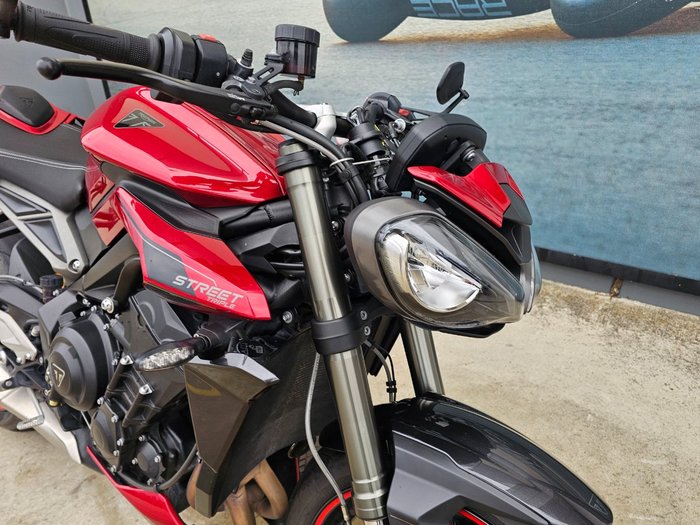 2024 Triumph STREET TRIPLE RS Red