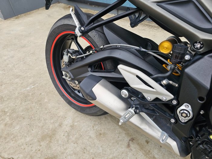 2024 Triumph STREET TRIPLE RS Red