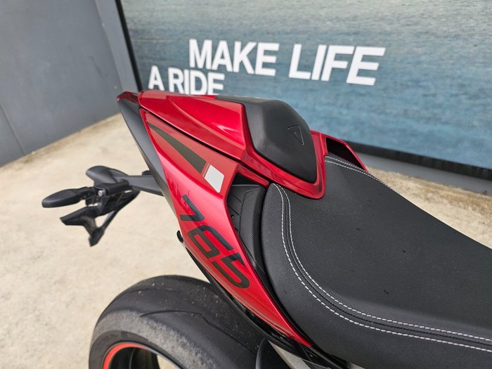 2024 Triumph STREET TRIPLE RS Red