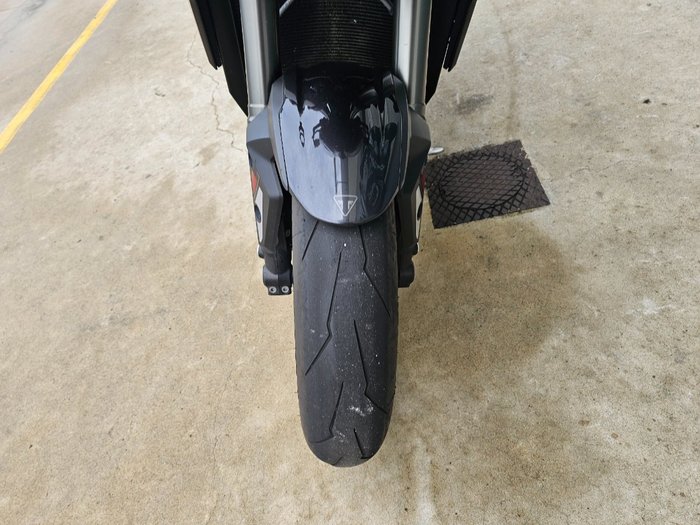 2024 Triumph STREET TRIPLE RS Red