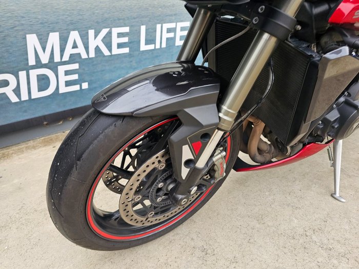 2024 Triumph STREET TRIPLE RS Red