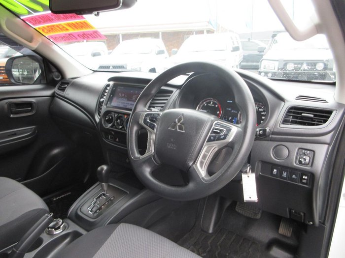 2022 Mitsubishi Triton GLX