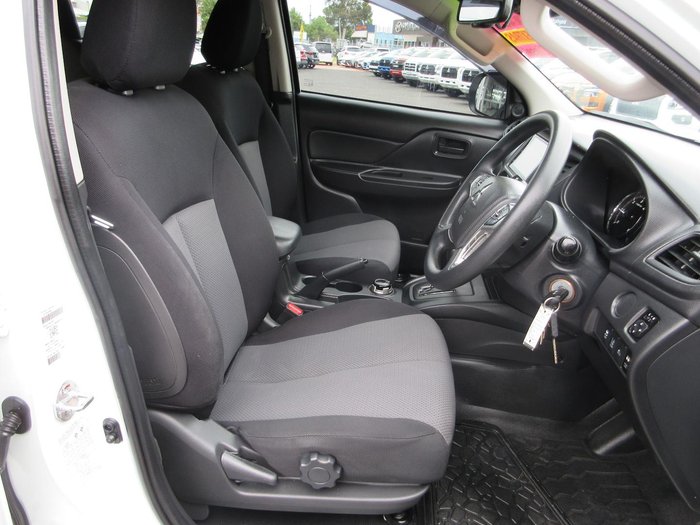 2022 Mitsubishi Triton GLX