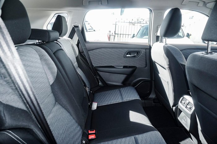 2025 Nissan X-TRAIL ST