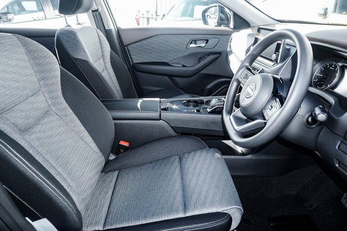 2025 Nissan X-TRAIL ST