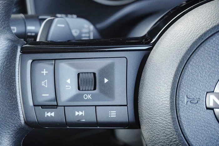 2025 Nissan X-TRAIL ST