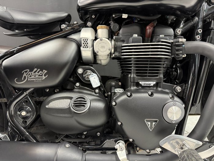 2018 TRIUMPH BONNEVILLE BOBBER BLACK Black