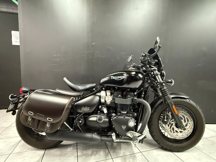 2018 TRIUMPH BONNEVILLE BOBBER BLACK Black