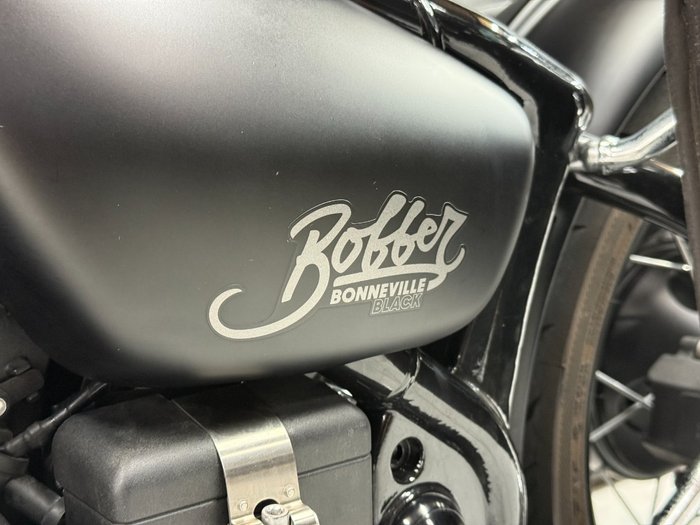2018 TRIUMPH BONNEVILLE BOBBER BLACK Black