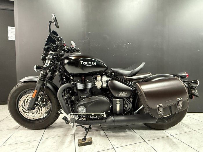 2018 TRIUMPH BONNEVILLE BOBBER BLACK Black