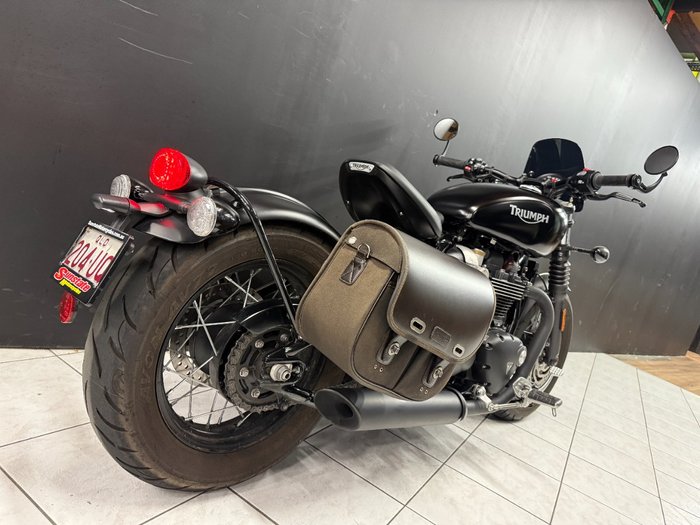 2018 TRIUMPH BONNEVILLE BOBBER BLACK Black