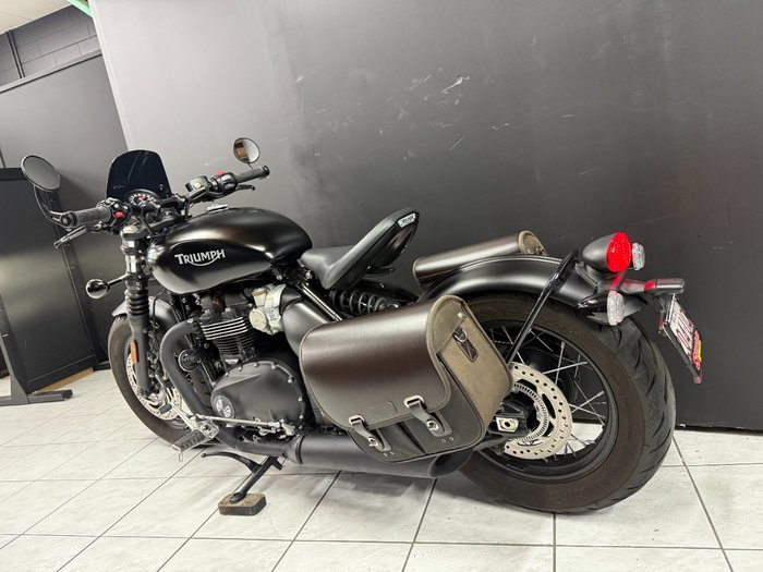 2018 TRIUMPH BONNEVILLE BOBBER BLACK Black