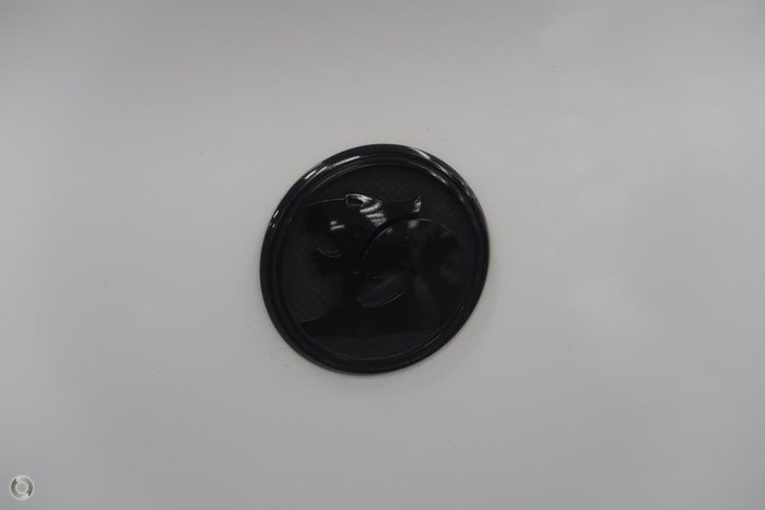 2016 Holden Special Vehicles Clubsport R8 SV Black