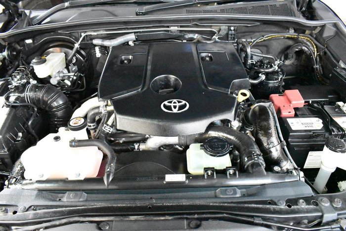 2020 Toyota Hilux SR5