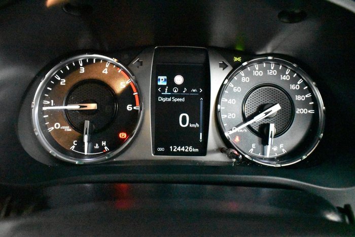 2020 Toyota Hilux SR5