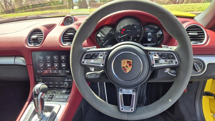 2023 Porsche 718 Spyder