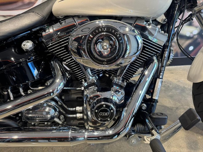 2014 Harley-Davidson Breakout 103 (FXSB) Softail Gold