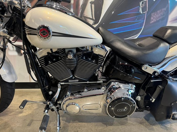 2014 Harley-Davidson Breakout 103 (FXSB) Softail Gold