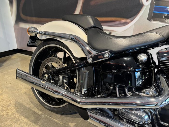 2014 Harley-Davidson Breakout 103 (FXSB) Softail Gold