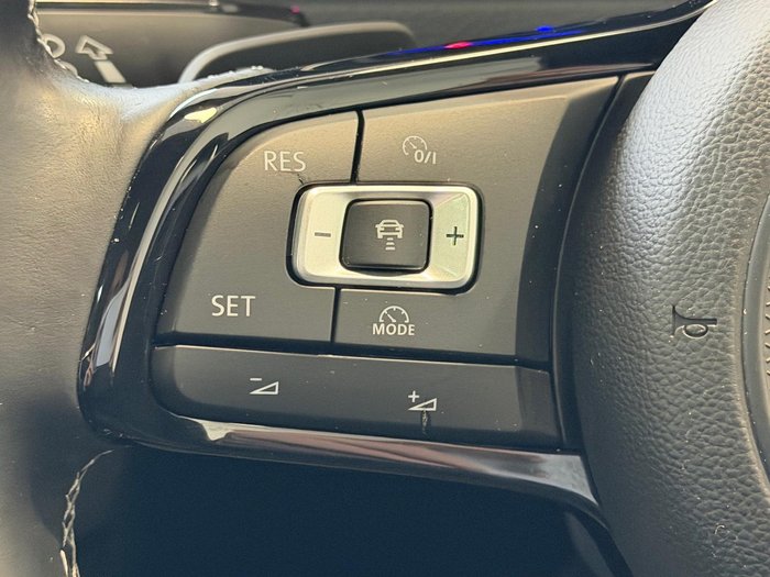 2015 Volkswagen Golf R Wolfsburg Edition