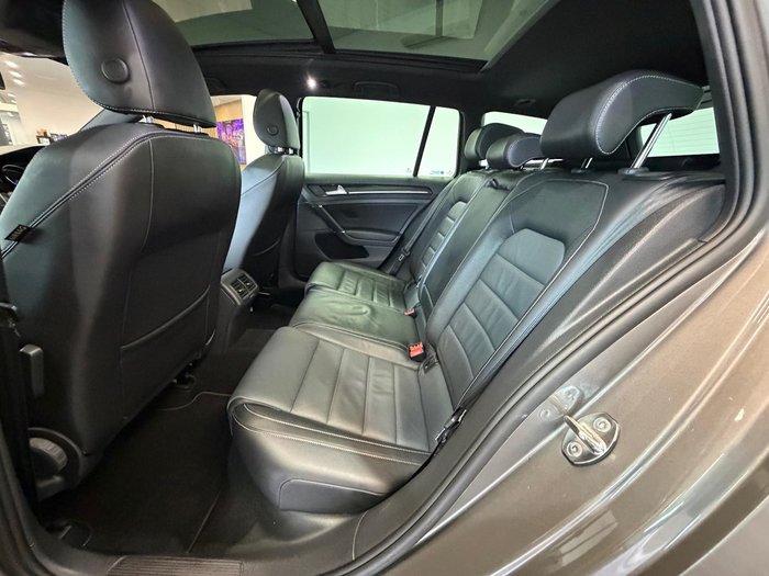 2015 Volkswagen Golf R Wolfsburg Edition