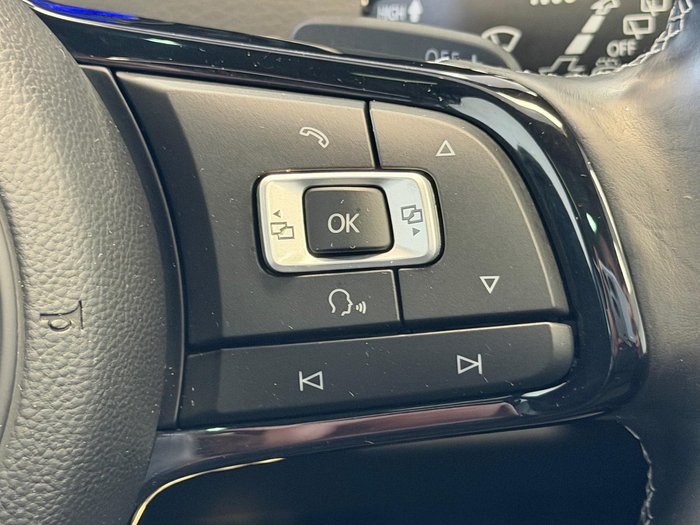 2015 Volkswagen Golf R Wolfsburg Edition