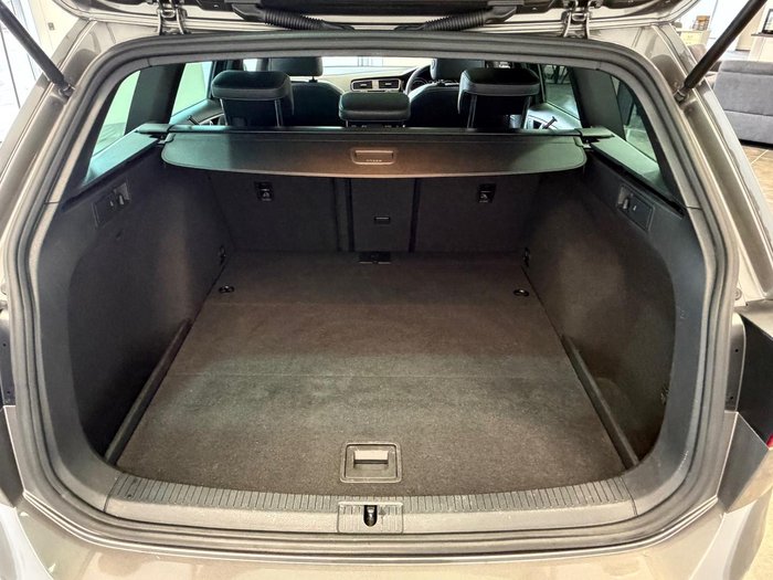 2015 Volkswagen Golf R Wolfsburg Edition