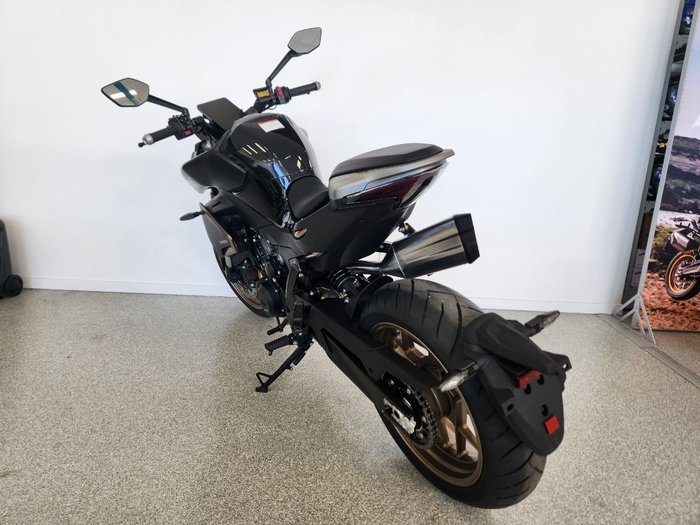 2024 CFMOTO NK ADVANCE BLACK