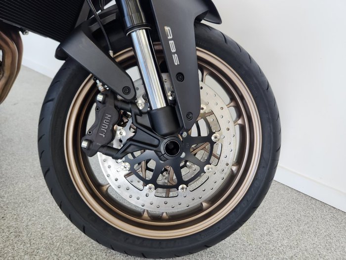 2024 CFMOTO NK ADVANCE BLACK