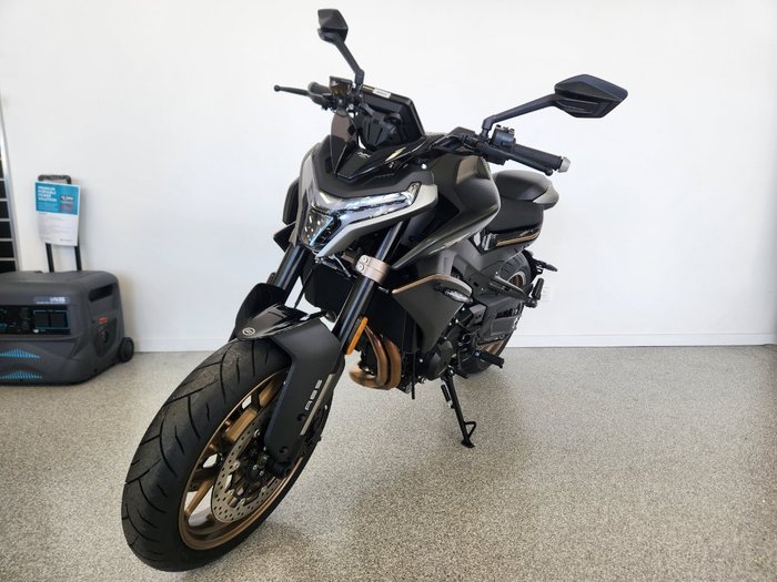 2024 CFMOTO NK ADVANCE BLACK