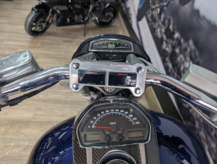 2010 Suzuki VZR 1800 BOULEVARD (M109R) BLUE