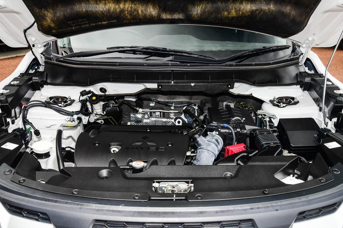 2021 Mitsubishi ASX ES XD MY21 White