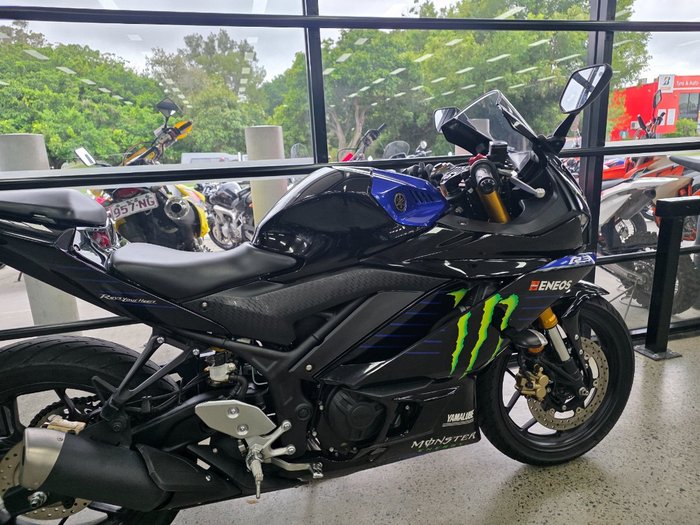 2020 Yamaha YZF-R3 BLACK