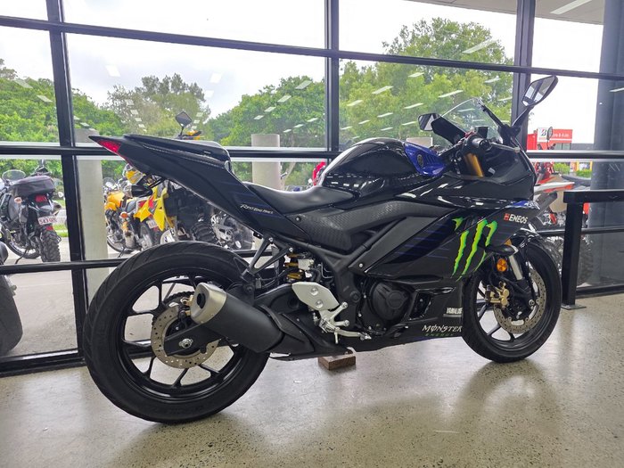 2020 Yamaha YZF-R3 BLACK