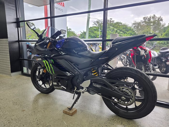 2020 Yamaha YZF-R3 BLACK