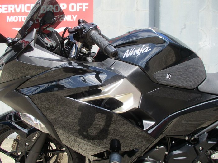 2018 Kawasaki NINJA 400 BLACK
